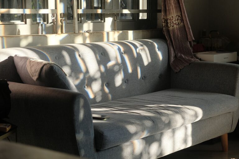 Tips for Creating a Cosy and Inviting Living Room on a Budget